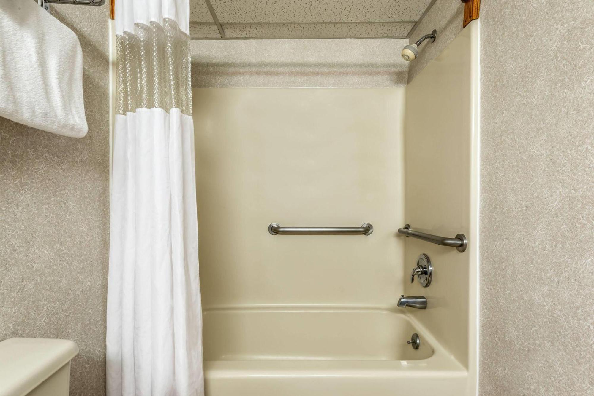 Days Inn By Wyndham Vineland Extérieur photo