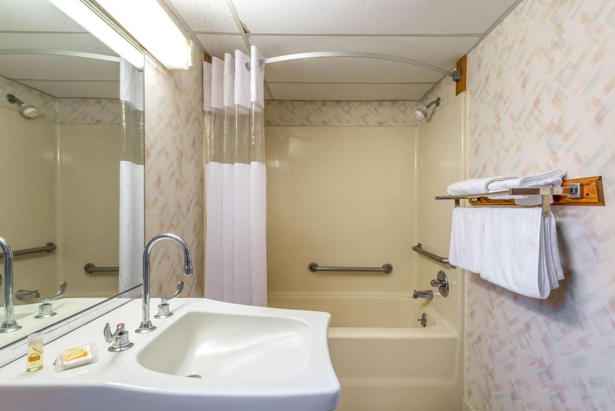 Days Inn By Wyndham Vineland Extérieur photo