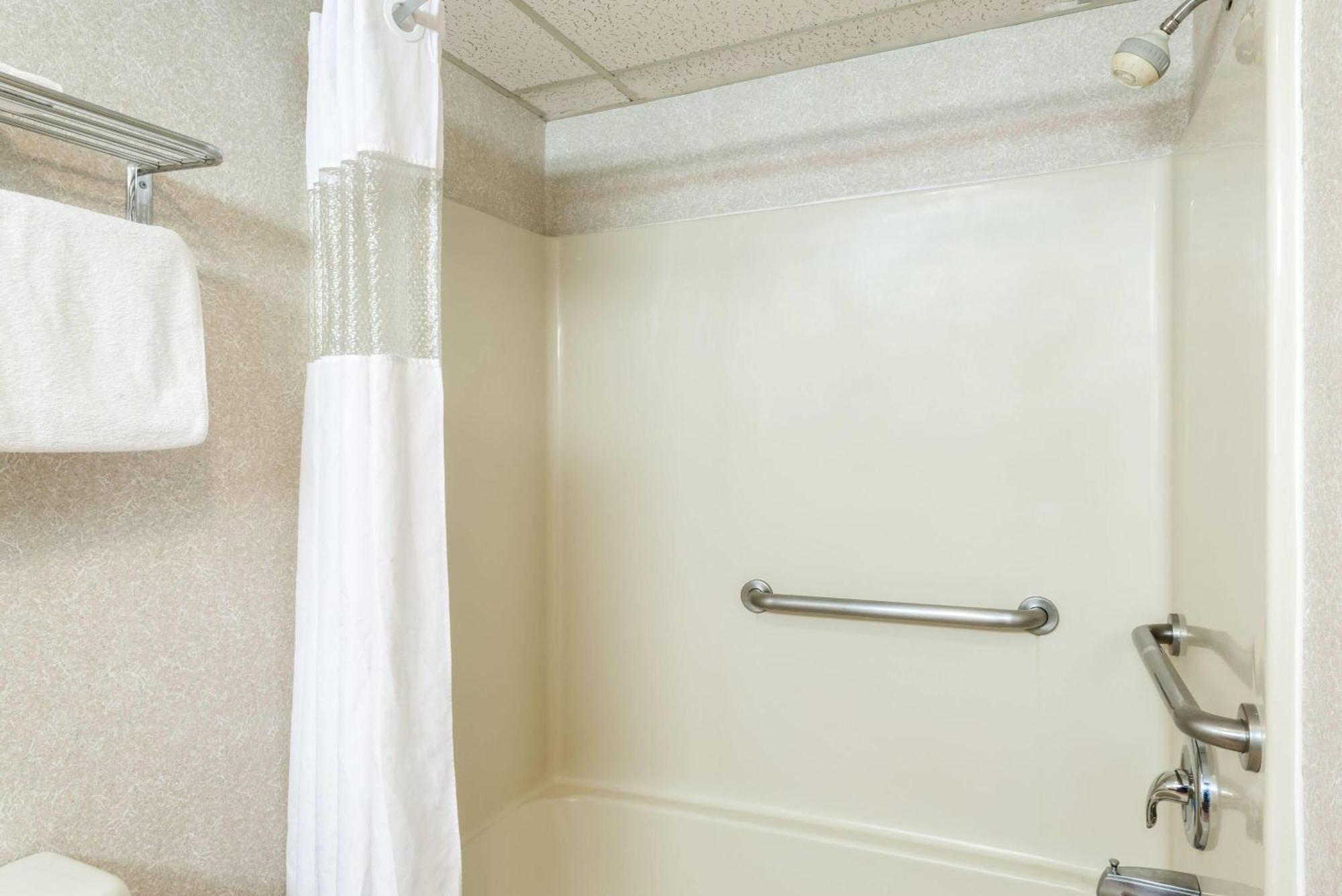 Days Inn By Wyndham Vineland Extérieur photo